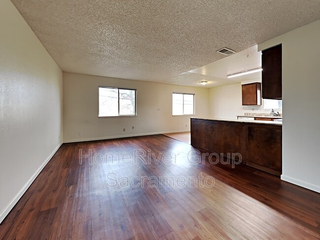 Building Photo - 708 Wales Dr