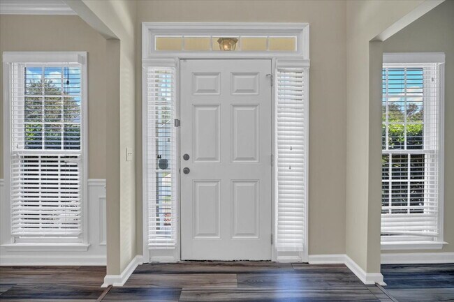 Foto del edificio - Move into this home and share in its appreciation with Acre.  See more at www dot acrehomes dot com