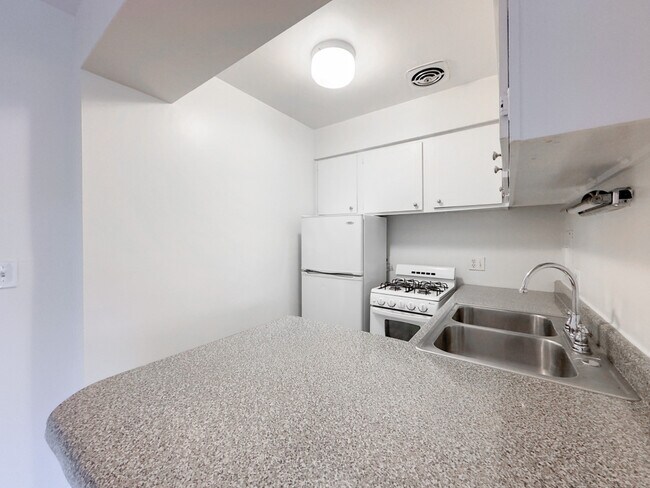 Foto del edificio - 424 W Oakdale Ave