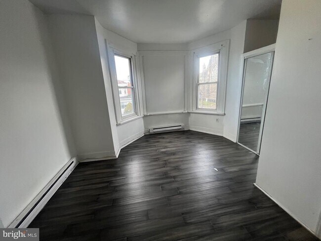 Foto del edificio - 5400 Catharine St