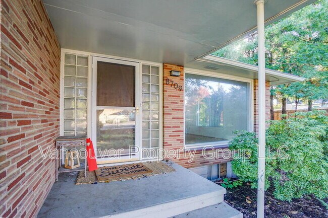 Foto del edificio - 8709 NE 63rd St