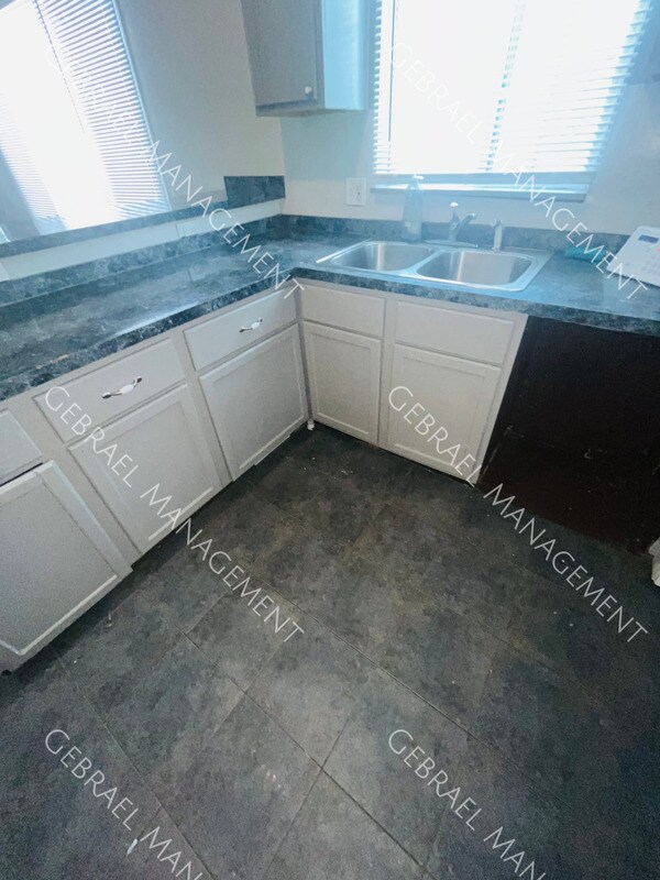 Foto del edificio - 15349 San Juan Dr
