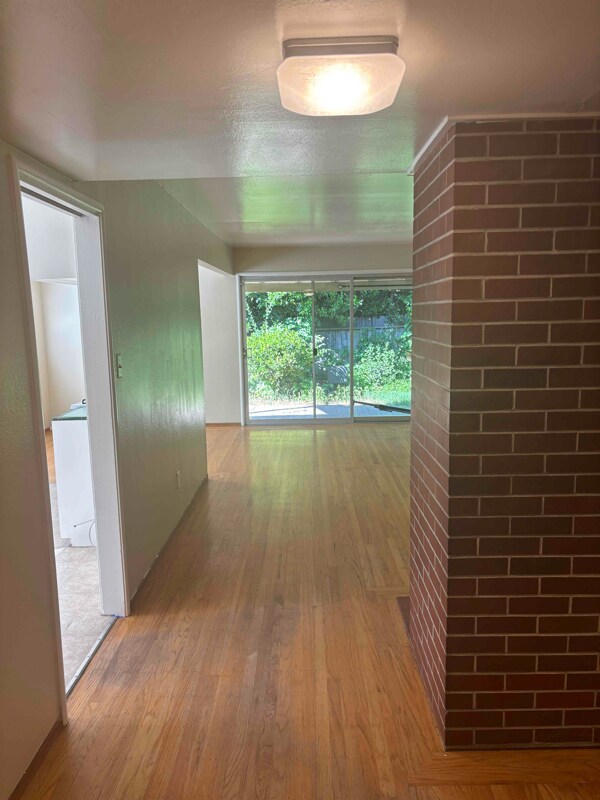 Foto del edificio - 5011 Moddison Ave