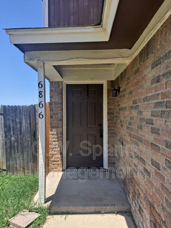 Building Photo - 6866 S Creek Dr