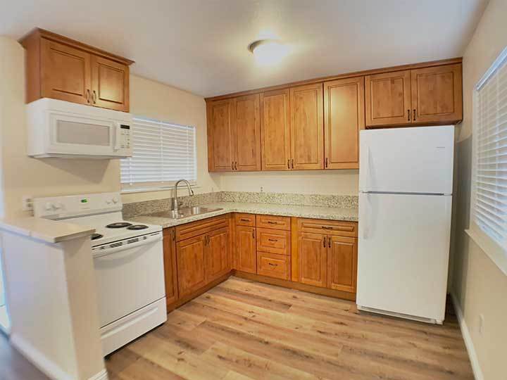 Foto del edificio - Studio duplex includes water, sewer, and trash service.