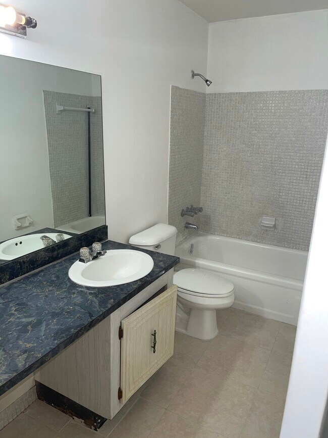 Foto del edificio - 5953 NW 25th Ct