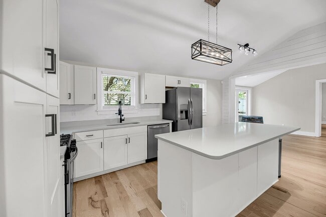 Peaceful Retreat Near Folly Beach and Down... - Peaceful Retreat Near Folly Beach and Down... House