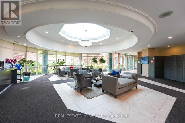 Photo du bâtiment - 28 Harrison Garden Blvd