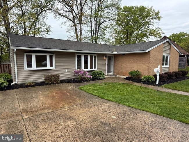 Building Photo - 416 Breslin Rd