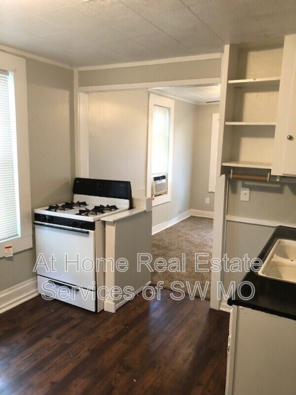 Foto del edificio - 610 N Brown Ave