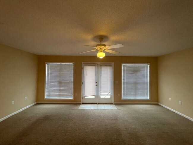 Foto del edificio - 135 S Spring View Dr
