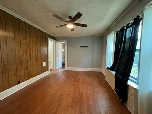 Building Photo - 31 Normandy Ave