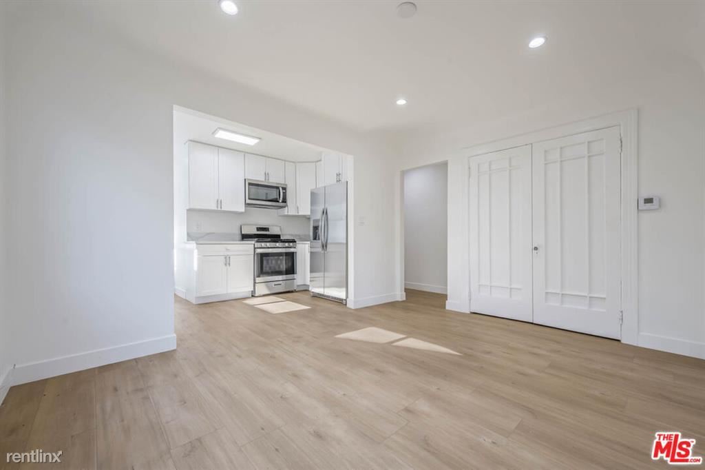 Primary Photo - 2 br, 2 bath House - 821 N Spaulding Ave