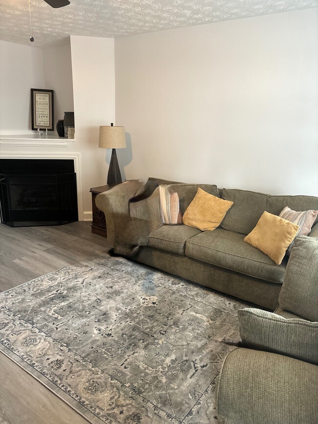 Building Photo - Room in Townhome on Chupp Way Cir