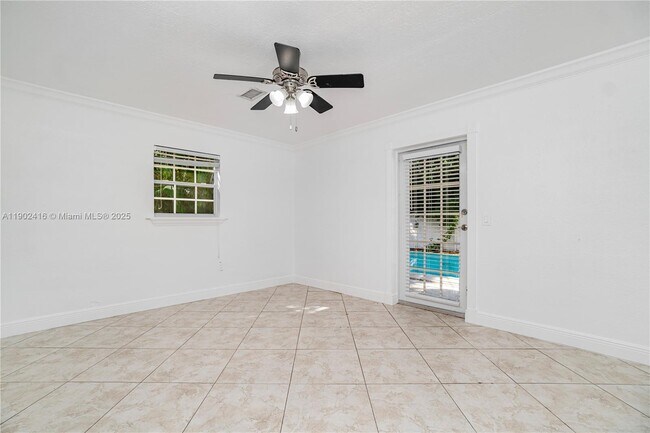 Foto del edificio - 1000 SW 73rd Ave
