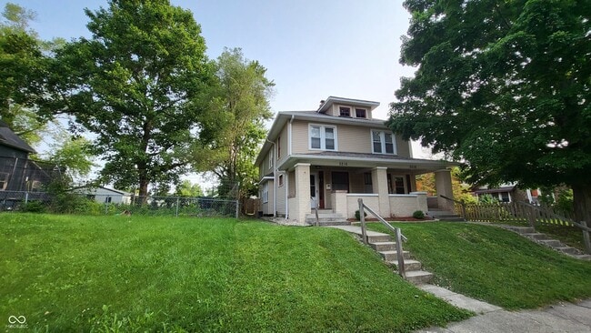 Building Photo - 5216 E Walnut St