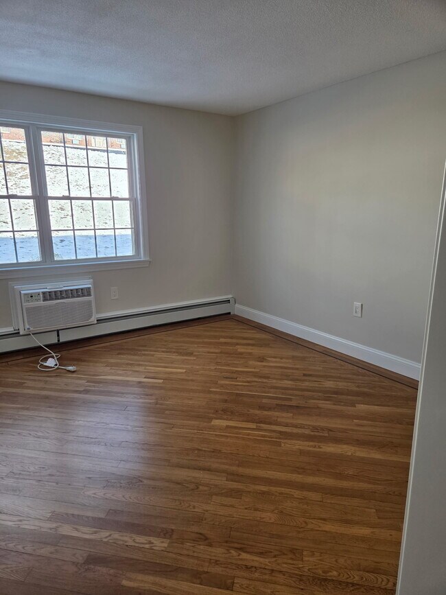 Foto del edificio - 201 Regan Rd