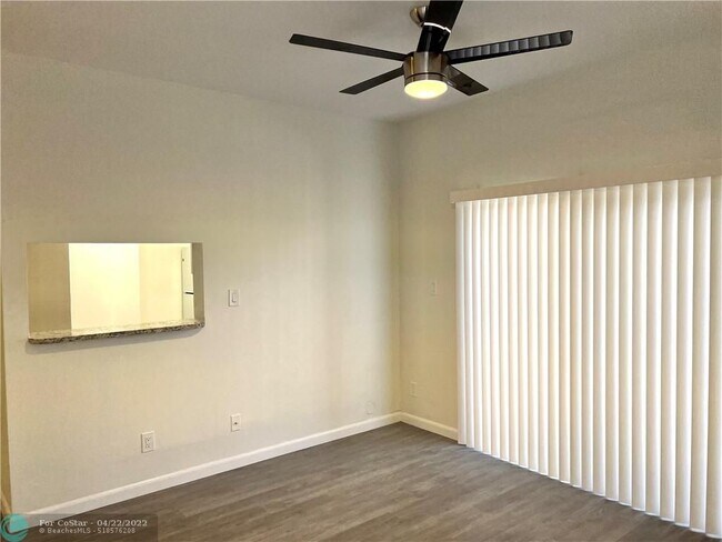 Building Photo - 640 Cypress Club Way