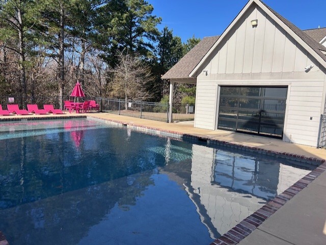 Building Photo - 200 Taylor Cottage Cv