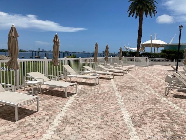 Primary Photo - 11111 Biscayne Blvd