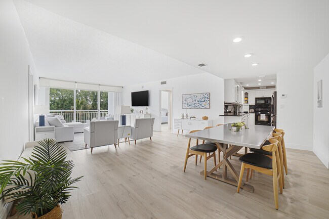 Building Photo - 2780 S Ocean Blvd