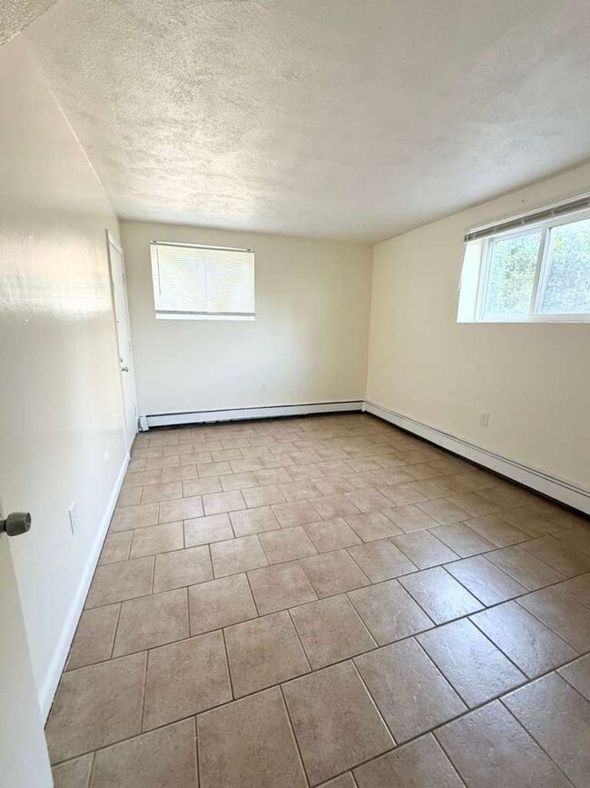 Building Photo - APTS in Everett, Malden, Chelsea & Boston