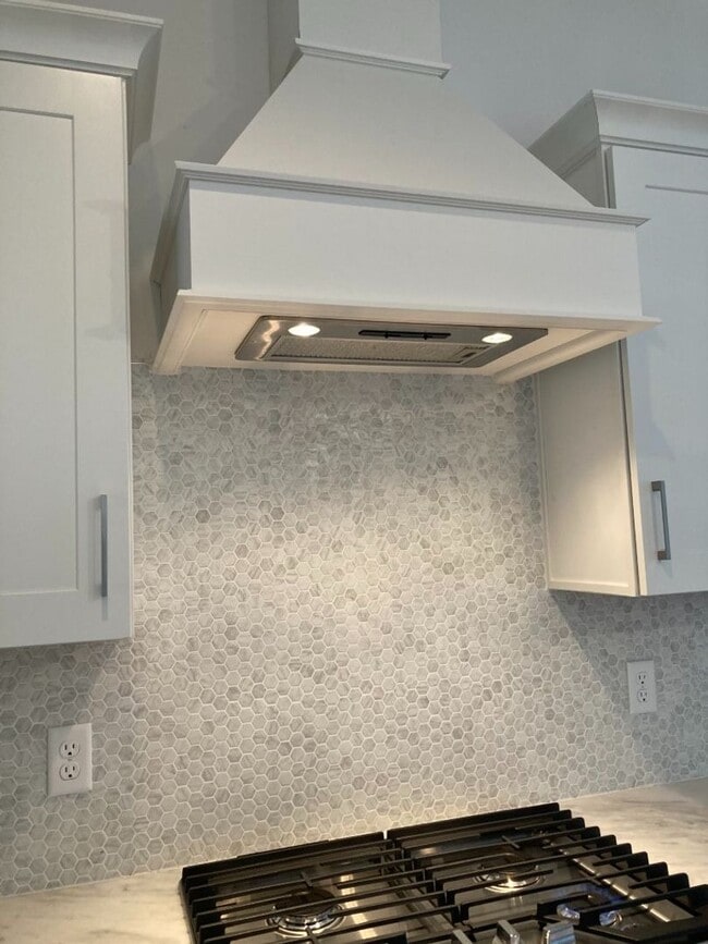 Building Photo - Executive Home in Lockwood Glen