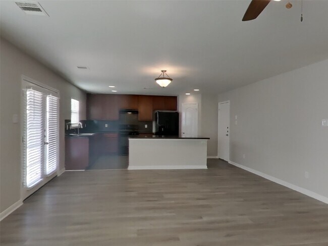 Foto del edificio - 7914 Moss Springs Ct