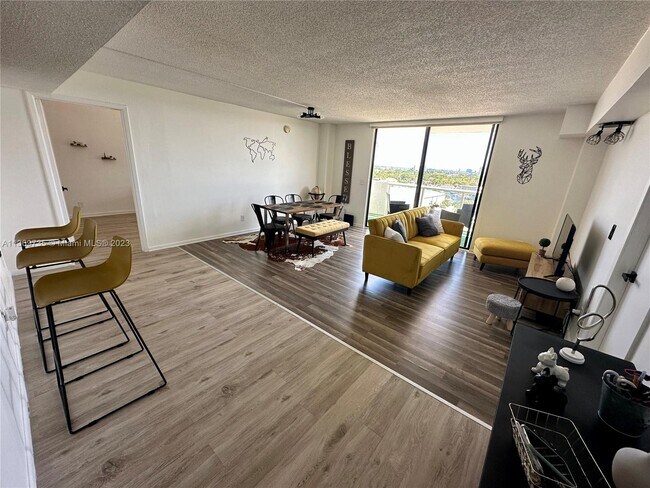 Building Photo - 13499 Biscayne Blvd