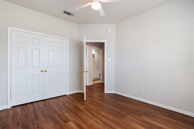 Foto del edificio - 6104 Alexus Dr