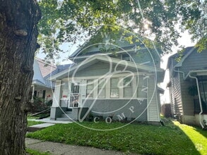 Building Photo - 319 Hanover St