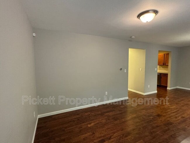 Building Photo - 3530 NE Rozene Way