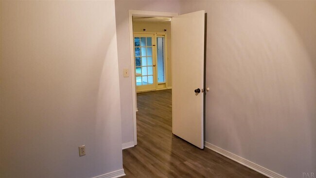 Building Photo - 301 Tower Dr
