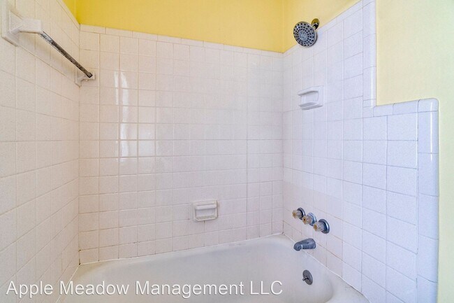 Building Photo - 3 br, 1 bath House - 564 S Detroit Ave