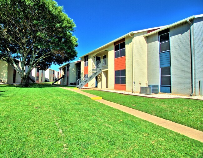 Avila Apartments in Waco, TX