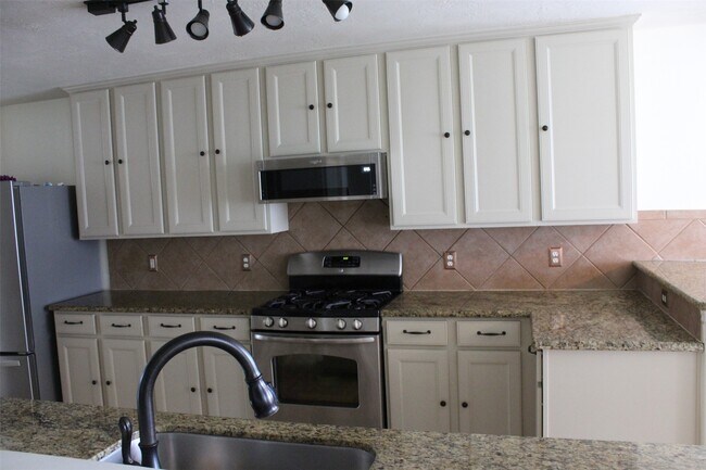 Foto del edificio - 4507 Bridgestone Point Dr