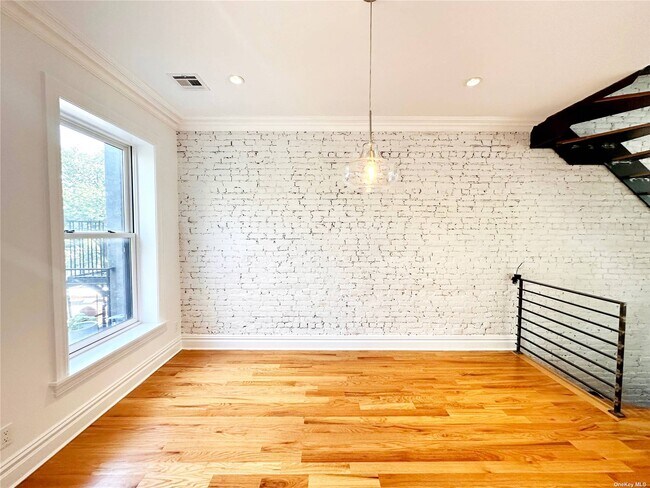 Building Photo - 203 Dekalb Ave