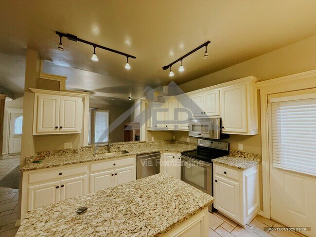 Foto del edificio - 14001 Arapaho Rd