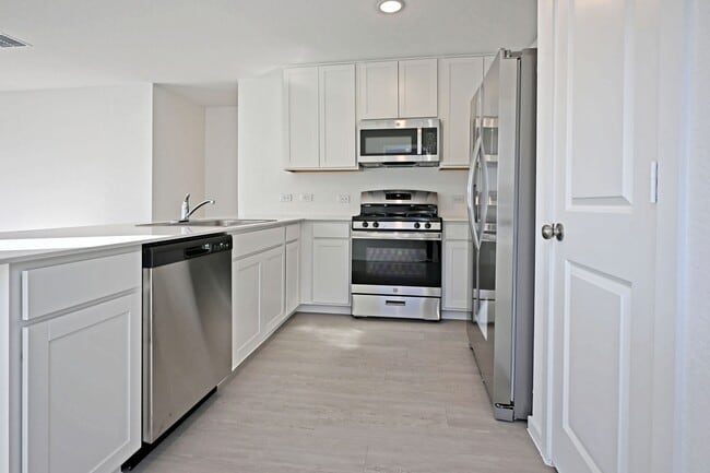 Building Photo - 10036 Mather Way