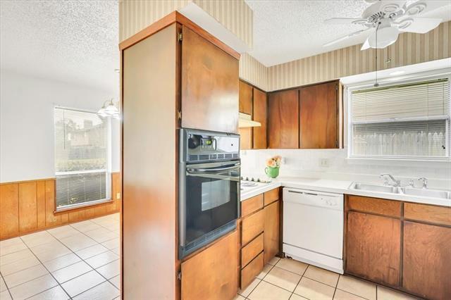Building Photo - 223 Brownwood Ct
