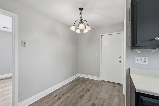 Foto del edificio - 645 W 10th Ave