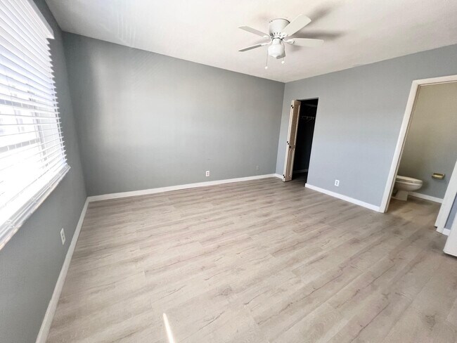 Foto del edificio - 3550 NW 8th Ave