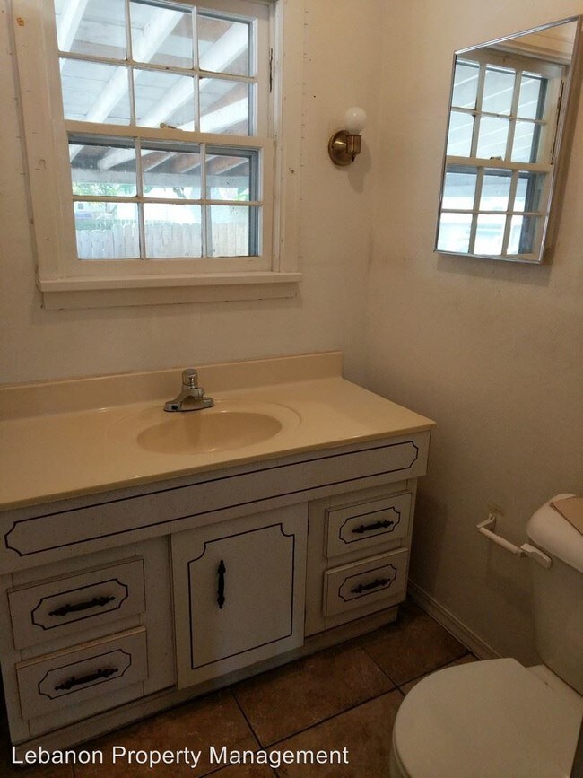 Foto del edificio - 4 br, 2 bath House - 112 W. 6th Street