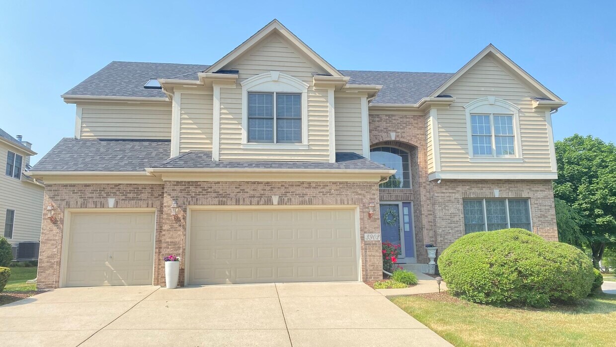 Primary Photo - 3902 Gladstone Dr