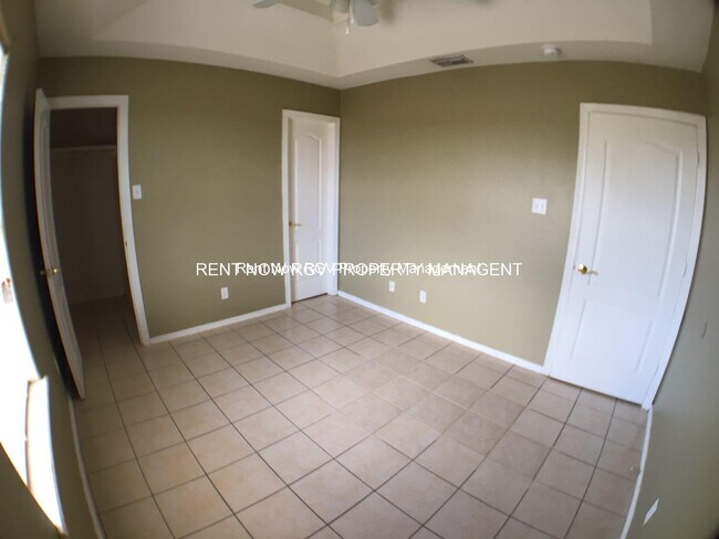 Foto del edificio - 1304 W Fig Ave