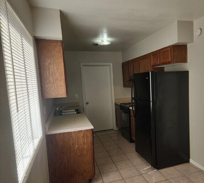 Foto del edificio - MARVELOUS TWO BEDROOMS AND ONE BATHROOM AV...
