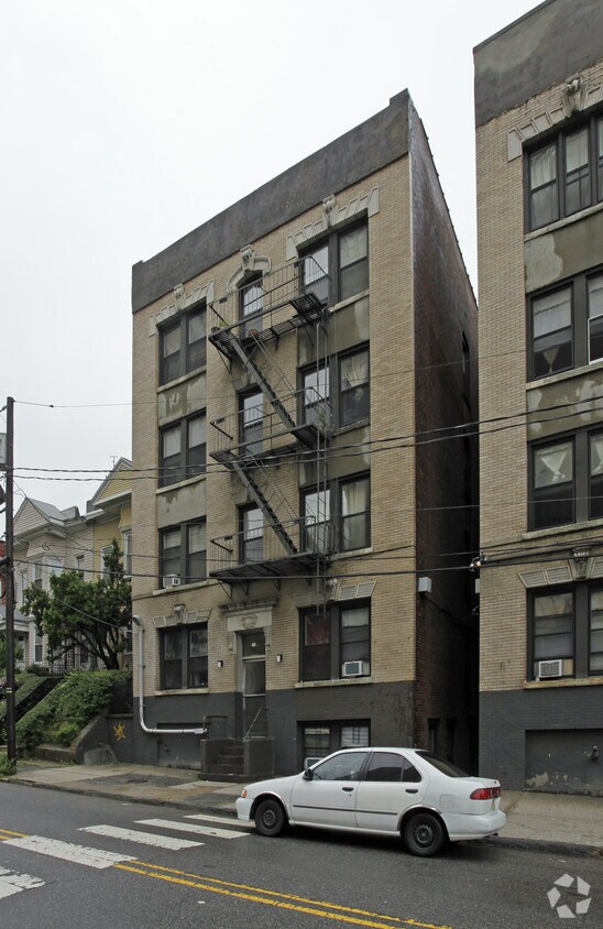 Foto del edificio - 33 Baldwin Ave