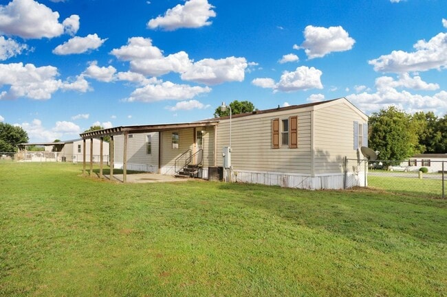 Foto del edificio - 2 BR, 2 BA Mobile Home w/ 2-Car Detached G...