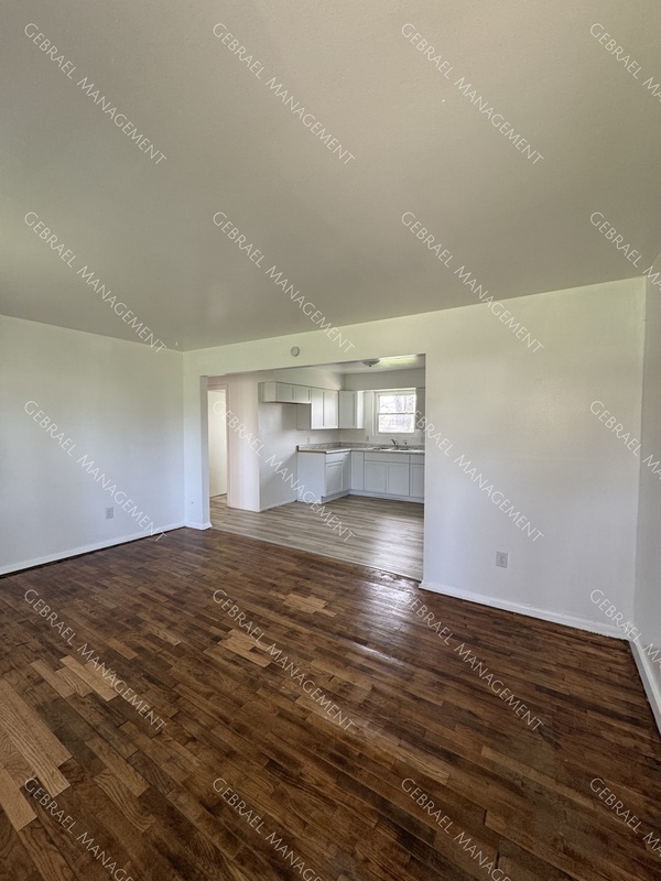 Building Photo - 3145-3145 Walters Dr