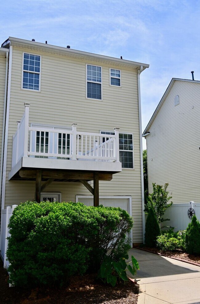 Foto del edificio - Beautiful townhome in Ballantyne!!!